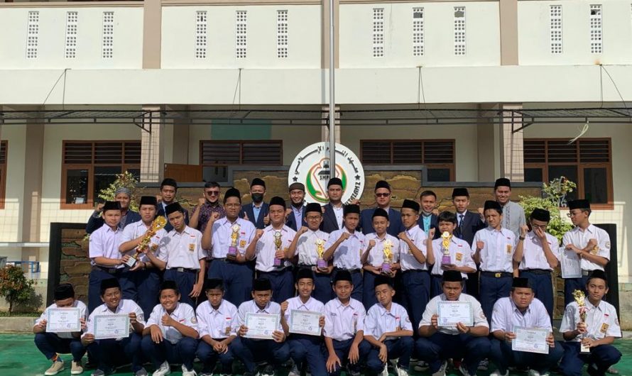 SMPIT Al-Multazam2 Mengadakan Apel Pembukaan Ujian Sekolah Angkatan Dimenssion, Serta Pembagian Hadiah Santri Berprestasi