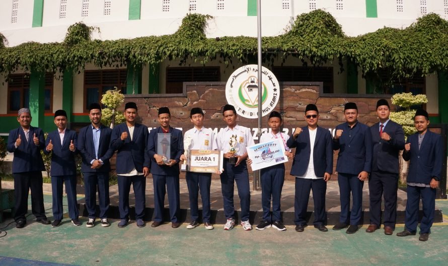 Semangat Hari Senin, SMPIT Al-Multazam 2 adakan Upacara Bendera