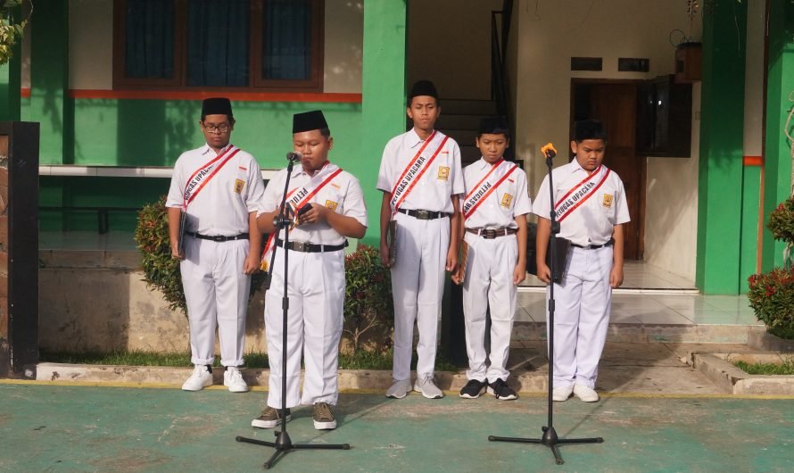 Upacara Hari Senin pagi SMPIT AL-MULTAZAM 2 Dengan Tema  ” Perubahan “