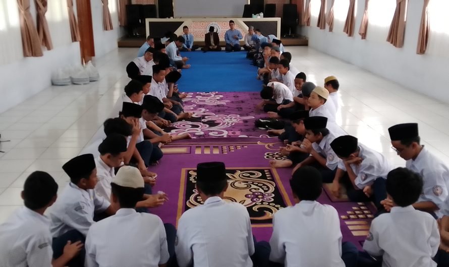 Doa Bersama Peserta ANBK SMPIT Al-Multazam 2 Semoga diberi kelancaran dan Kemudahan dalam mengerjakan.