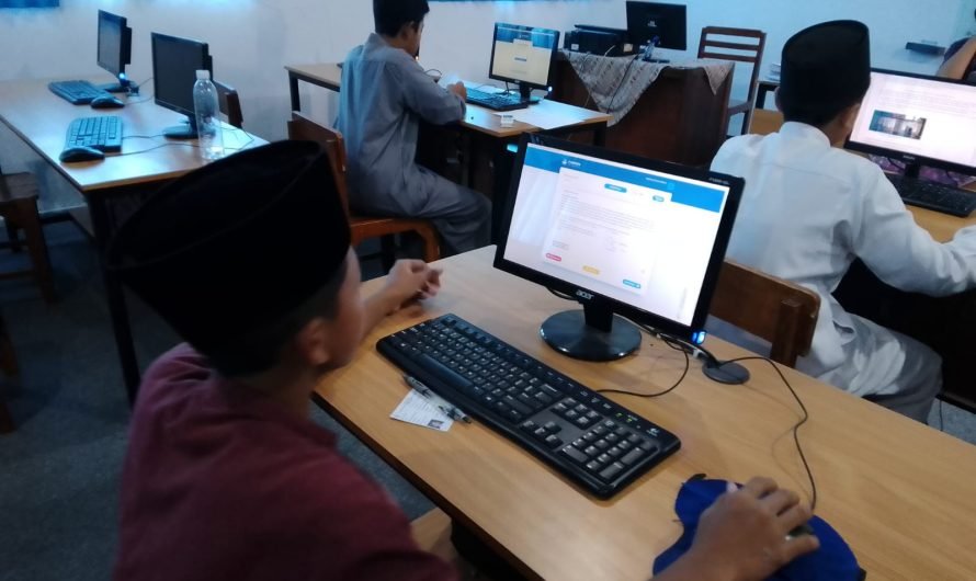 Pelaksanaan ANBK di Hari Pertama Bidang Literasi SMPIT Al-Multazam 2