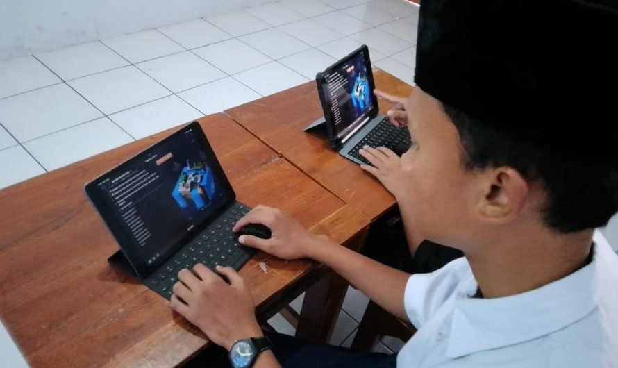 Santri Kreatif di Era Digital: Coding, Illustrator, & Videography