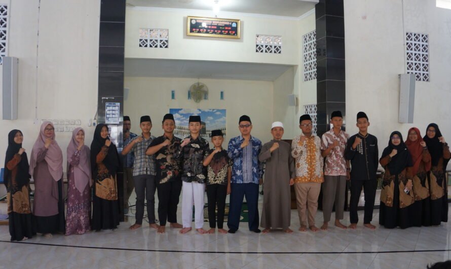 SMPIT Al-Multazam 2 Lepas 7 Peserta Lomba IRTC dengan Shalat Duha dan Doa Bersama