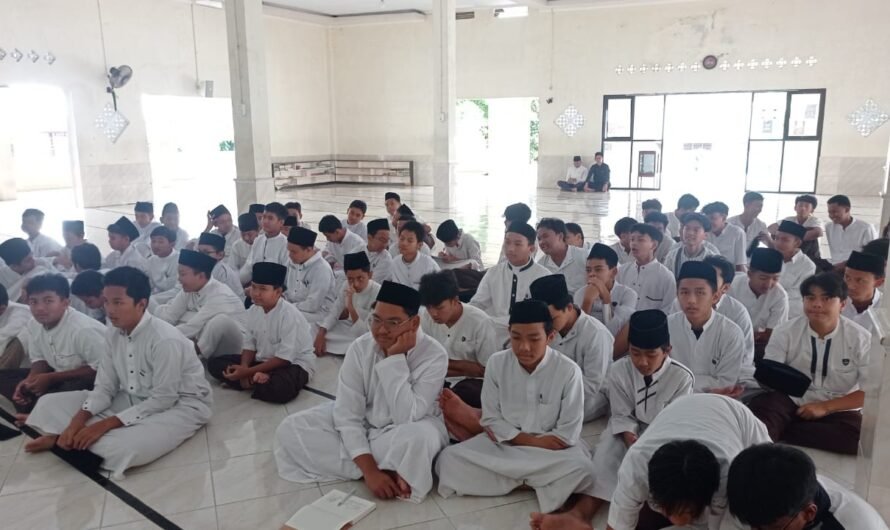 Meneguhkan Iman Melalui Sholat, Dauroh Ibadah Bersama Ustadz Imam Muslim, M.Pd.I di SMPIT Al-Multazam 2