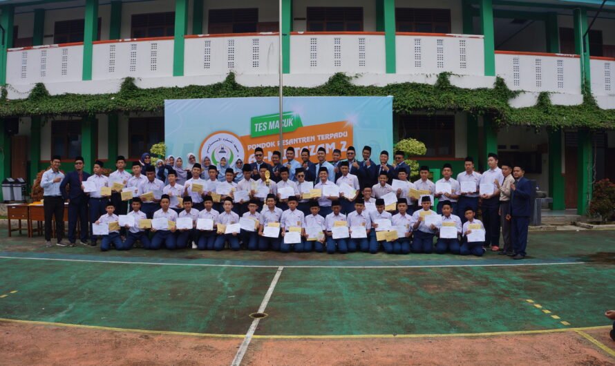 Apel Pagi SMPIT Al-Multazam 2: Apresiasi Prestasi Santri dan Penghargaan Adiwiyata Tingkat Provinsi