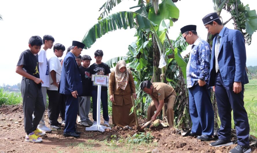 Penanaman Pohon dan Aksi Lingkungan Warnai Rangkaian BSM ke-14 SMPIT Al-Multazam 2