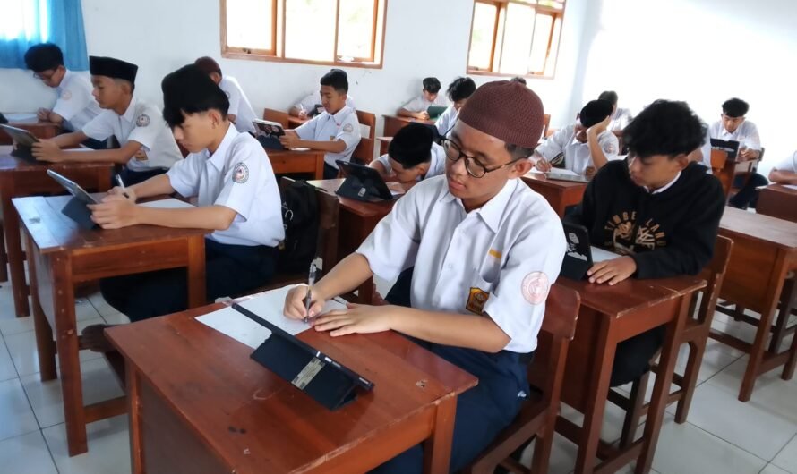 Pelaksanaan Ujian Simulasi TKA Literasi dan Numerasi di SMPIT Almultazam 2