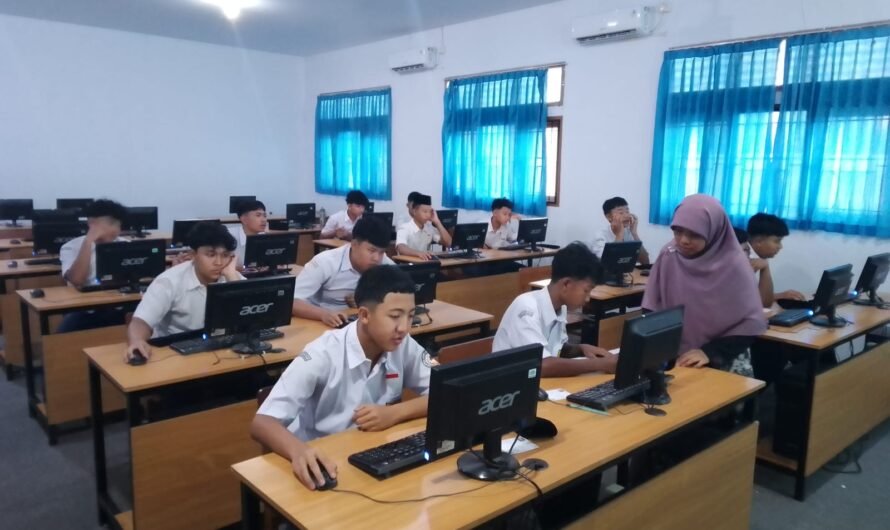 Pelaksanaan TKA Hari Kedua Mata Pelajaran Literasi di SMPIT Almultazam 2 Berjalan Tertib dan Lancar