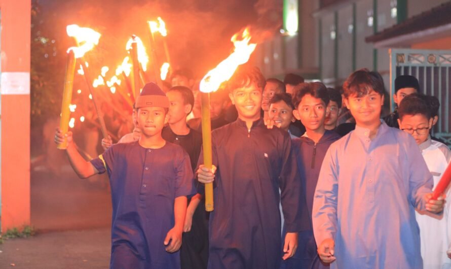 Takbir Keliling Meriah Warnai Malam Idul Adha 1447 H di Pondok Pesantren Terpadu Al-Multazam 2