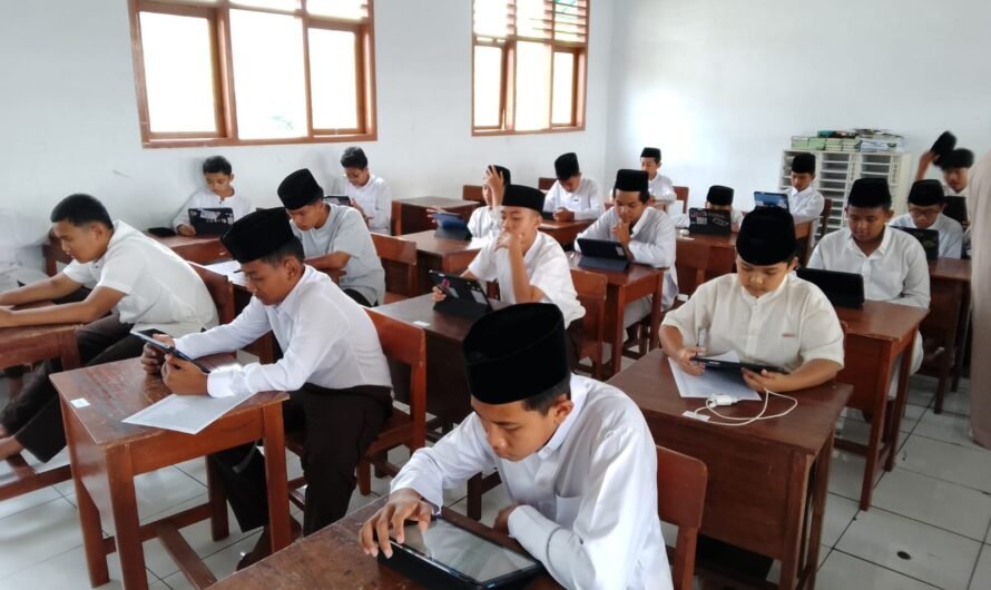 Pelaksanaan Ujian Tulis SAT Kelas 7 dan 8 SMPIT Al-Multazam 2